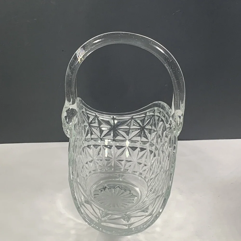 L.E. Smith Clear Pressed Glass Basket Daisy Button Pattern Applied Handle Vtg